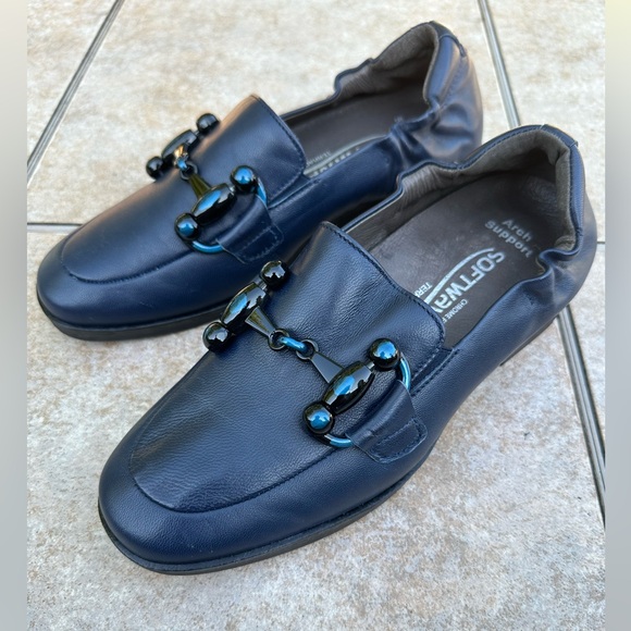 Softwaves Navy  Leather Loafer - Picture 2 of 12